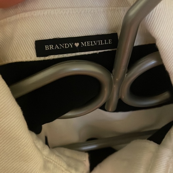 Brandy Melville crop shirt almost new! - Picture 2 of 4